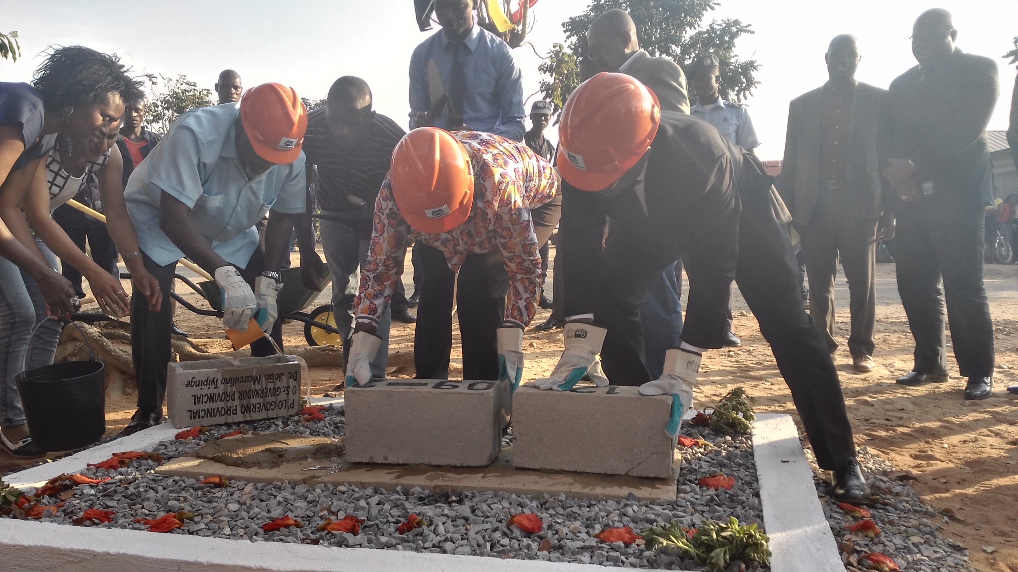 喜迎中秋佳節，公司新簽安哥拉兩個總承包合同正式生效